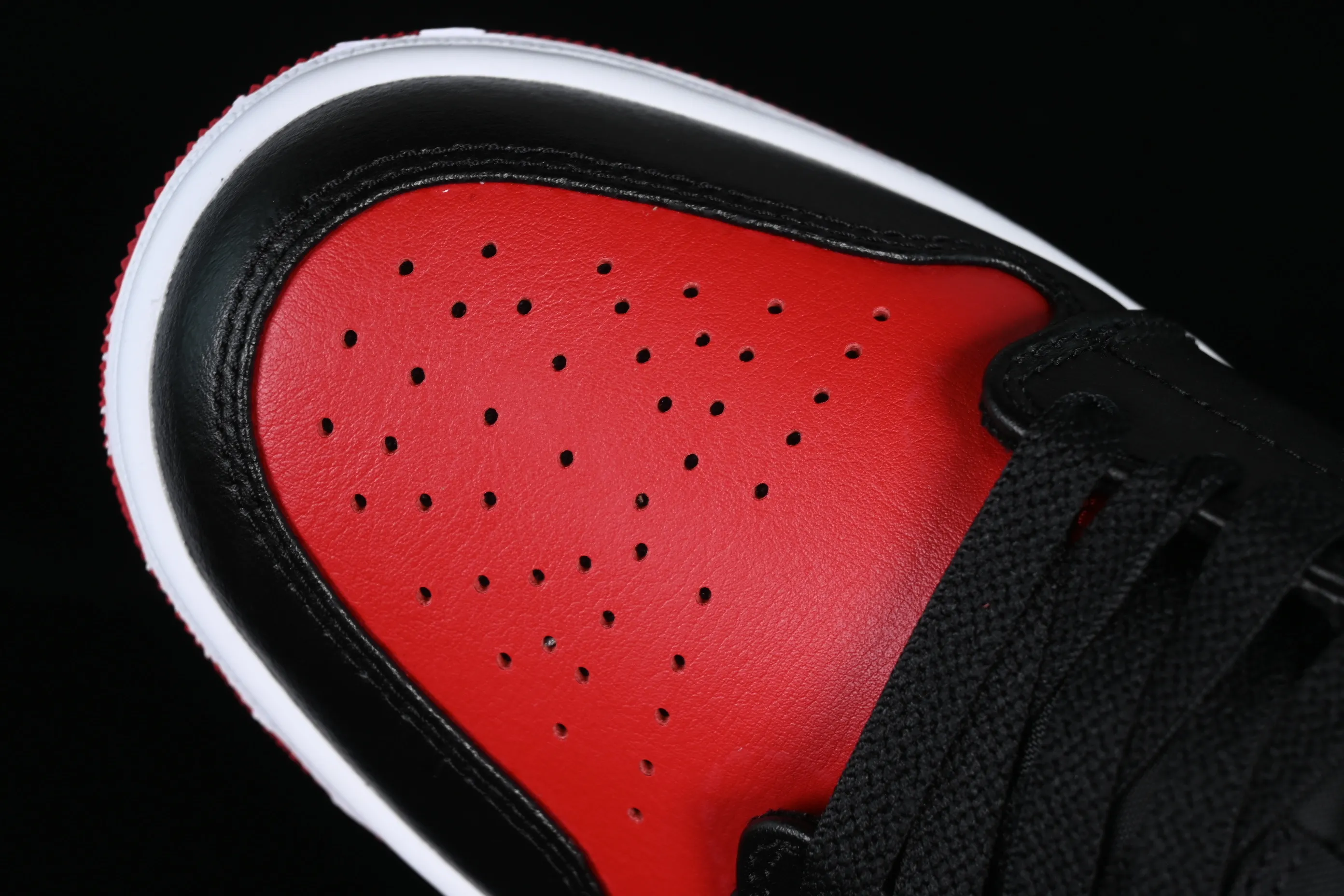 All categories Air Jordan Jordan series basketball shoes Air Jordan 1 Low G version pure original Air Jordan 1 Low SE "Bred Toe" AJ1 Joe 1 black and red low-top cultural casual sneakers 553558-161